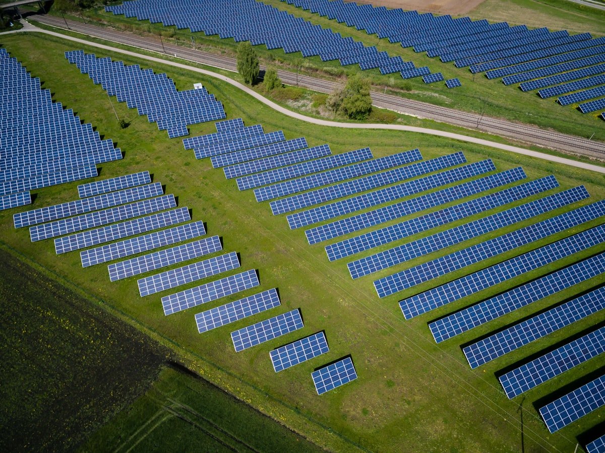MPPT vs PWM charge controllers